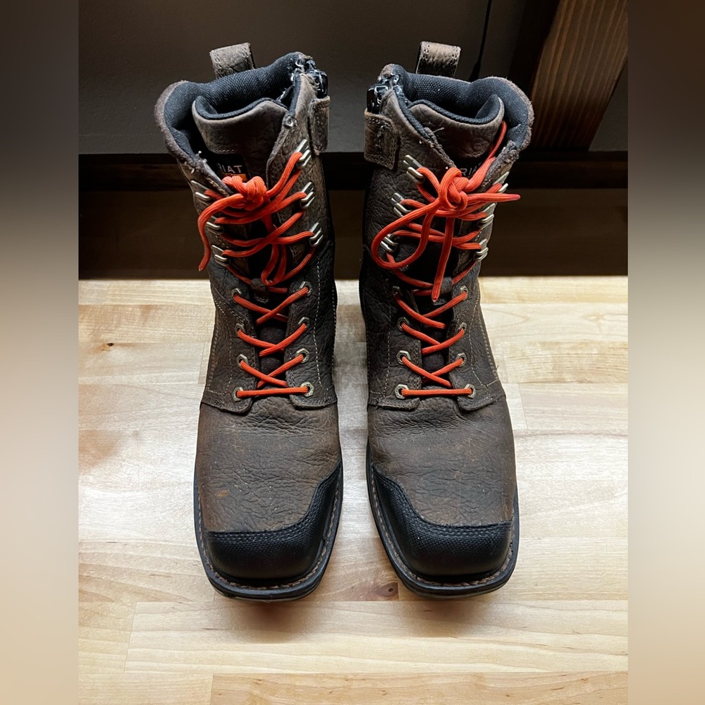 Excellent used condition Ariat work boots